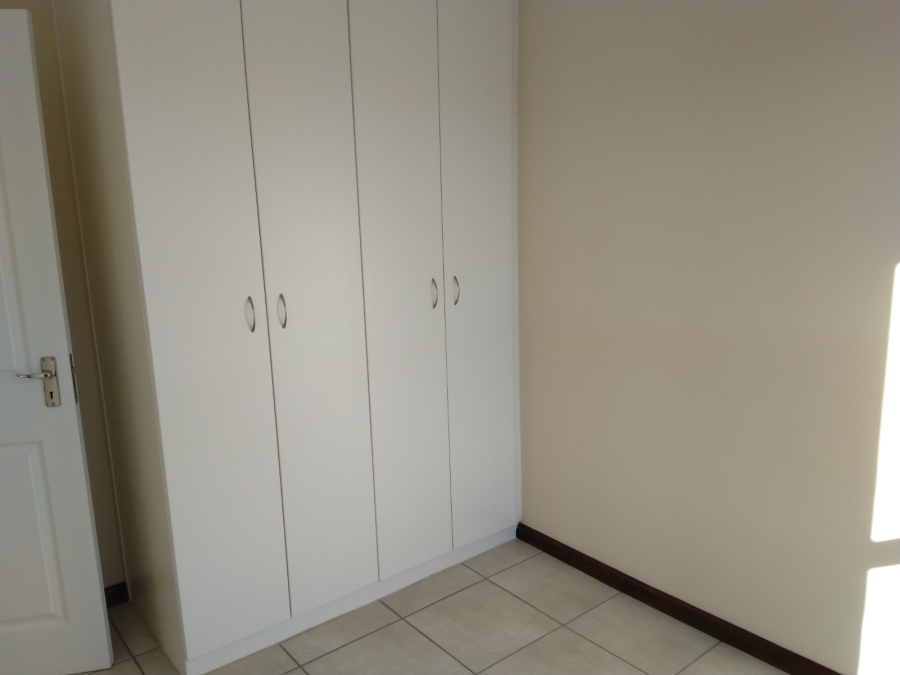 To Let 2 Bedroom Property for Rent in Buh Rein Estate Western Cape